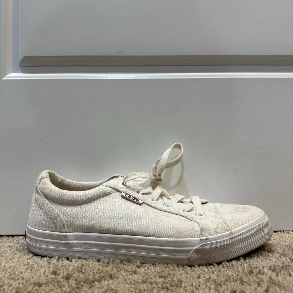 Taos Plim Soul Shoes Womens Size 9.5 White Canvas Lace Up Comfort Sneakers